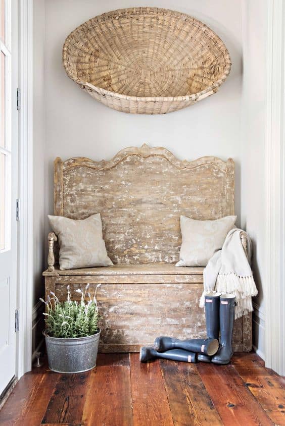 10 French Farmhouse Decorating Ideas With Thrifted Finds