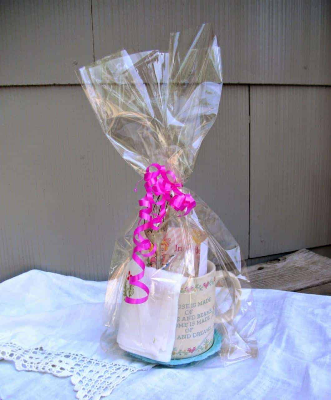 25 Gorgeous Gift Ideas Made With Thrift Shop Items 25 Gorgeous Gift Ideas Made With Thrift Shop Items