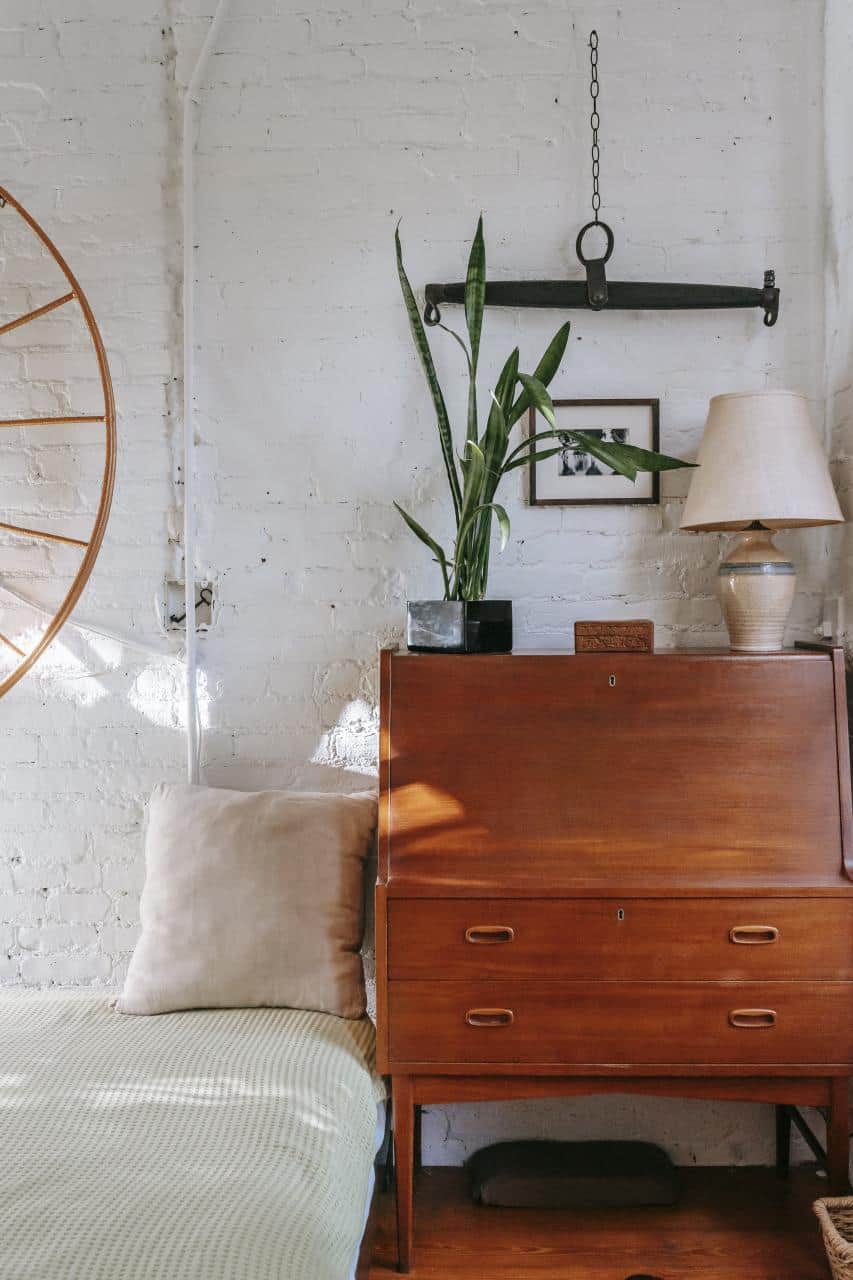 4 Ways Vintage Shopping Can Help You Connect with Loved Ones