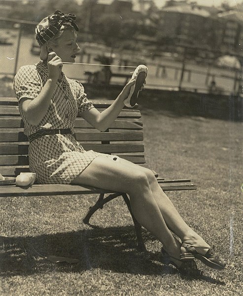 File:Tatiana Riabouchinska darning the ballet shoes.jpg