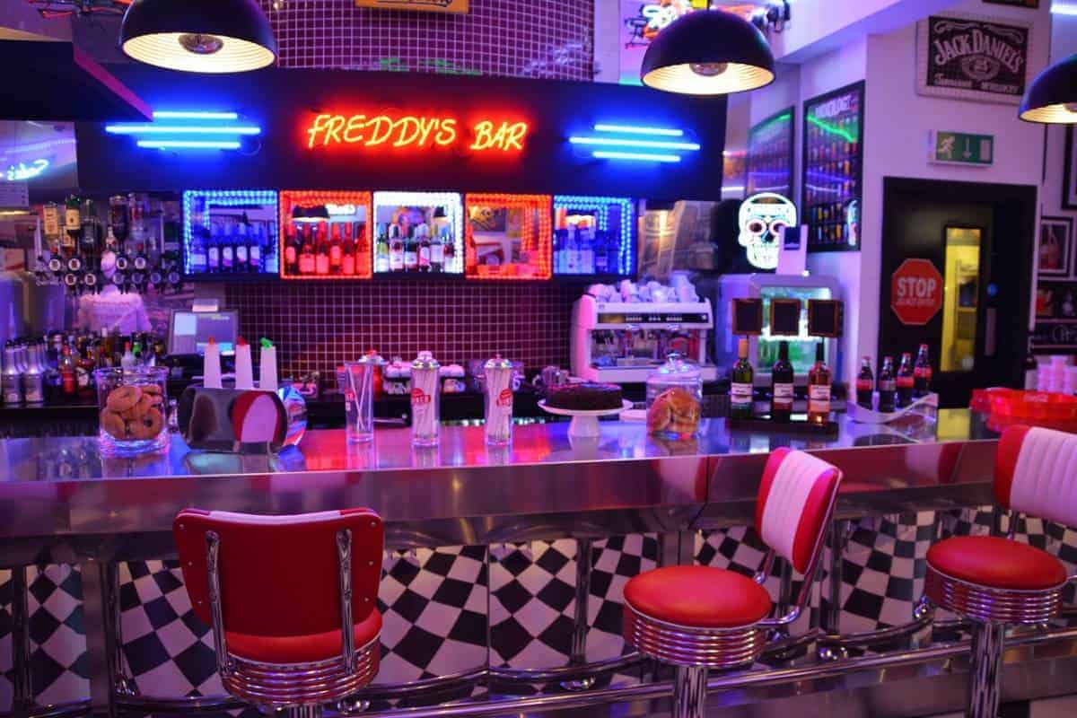 7 Vintage Date Ideas For Your Next Night Out 7 Vintage Date Ideas For Your Next Night Out