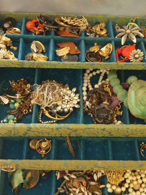 vintage costume jewelry