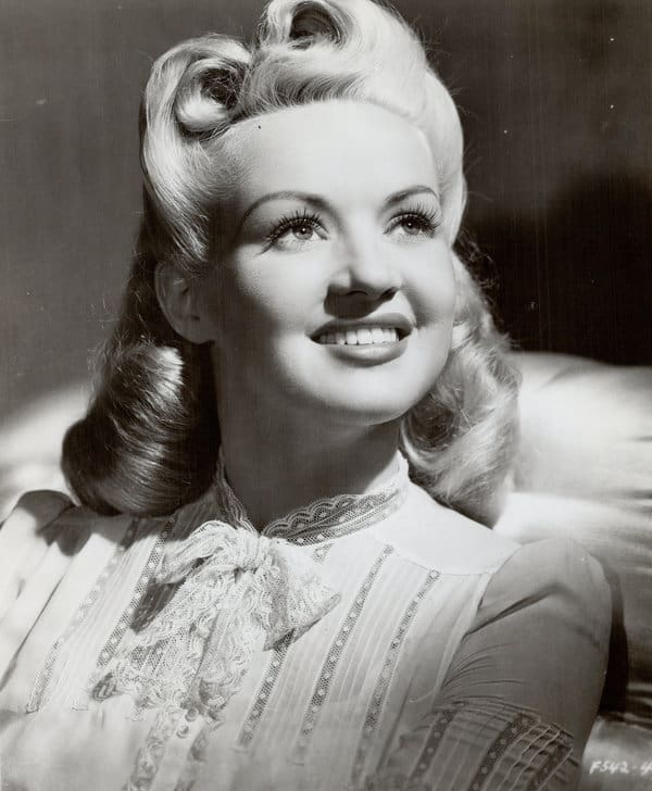 Vintage Hairstyle Tutorial: How To Create Victory Rolls Vintage Hairstyle Tutorial: How To Create Victory Rolls