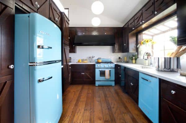 X Ways to Add a Splash of 1950's Diner to Your Kitchen X Ways to Add a Splash of 1950's Diner to Your Kitchen